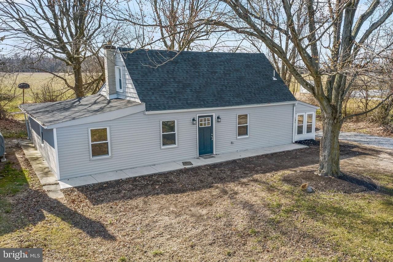 695 Salem Quinton Rd - Photo 2 of 44