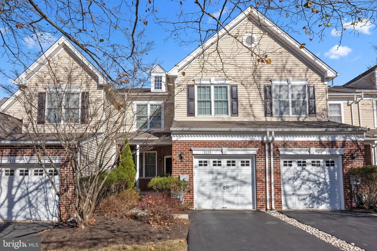 2333 Dorchester St W #W - Photo 2 of 39