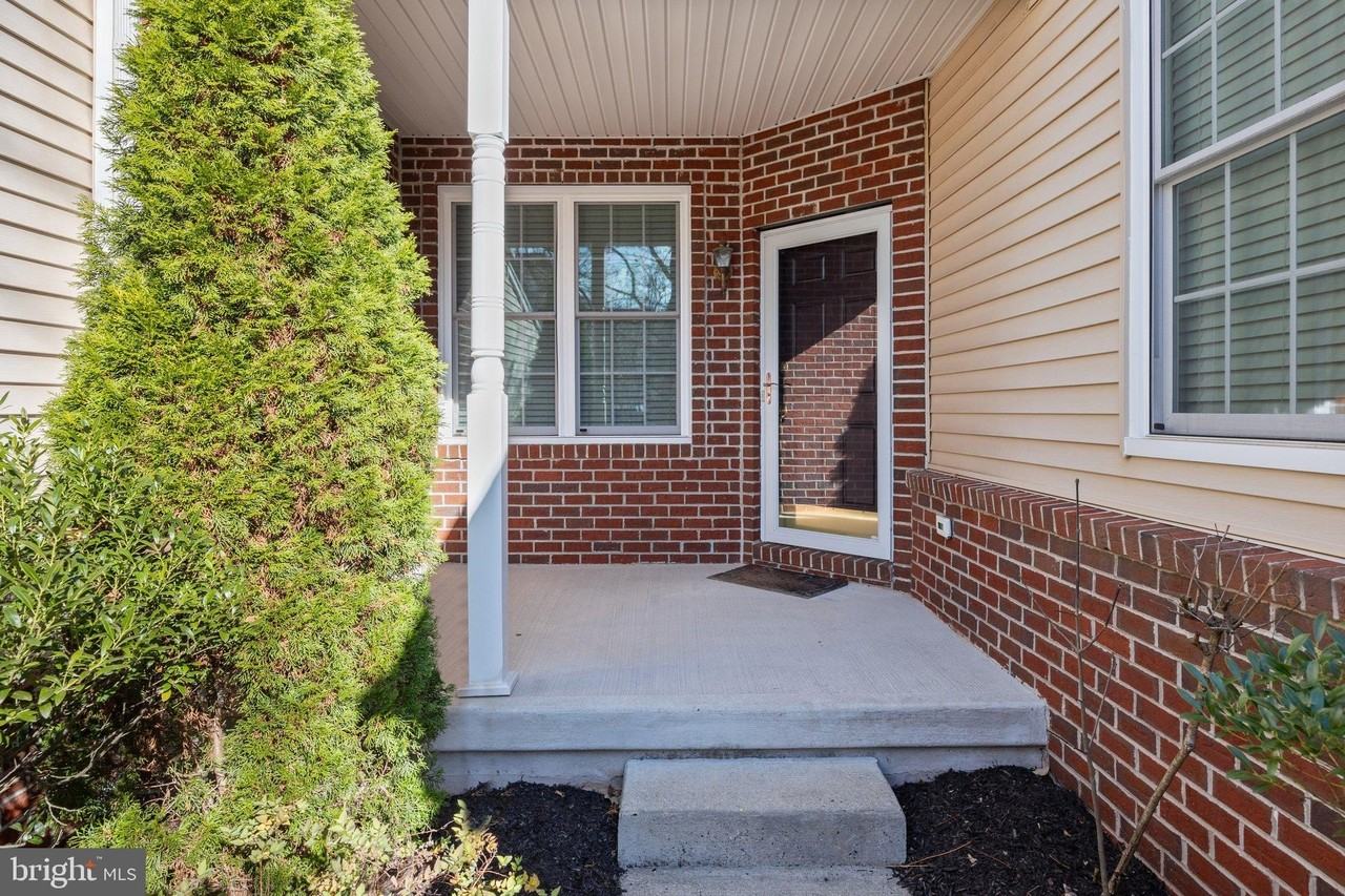 2333 Dorchester St W #W - Photo 3 of 39