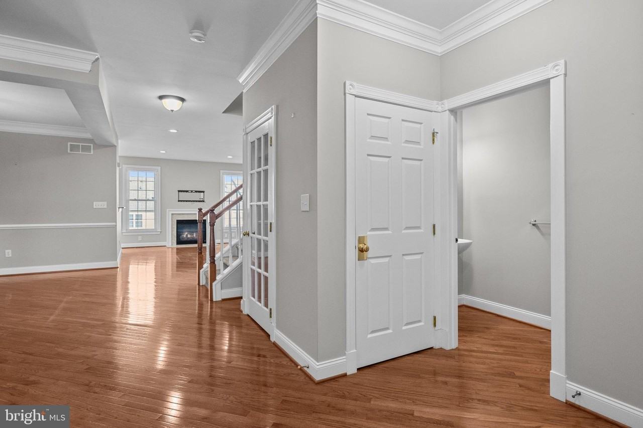 2333 Dorchester St W #W - Photo 4 of 39