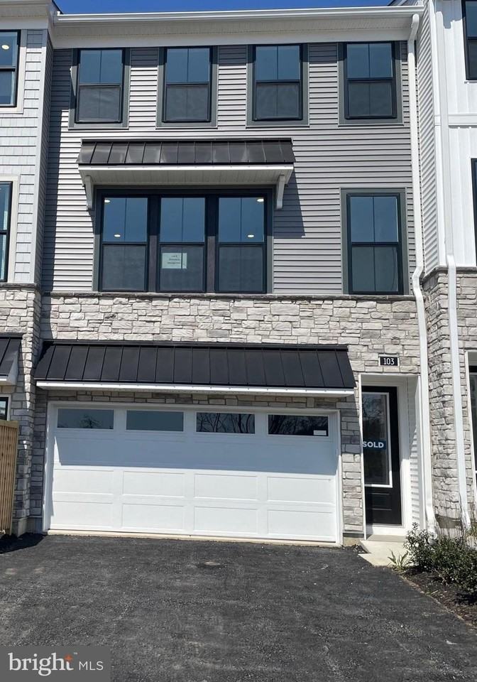 103 BRIANNA Court - Photo 2 of 38