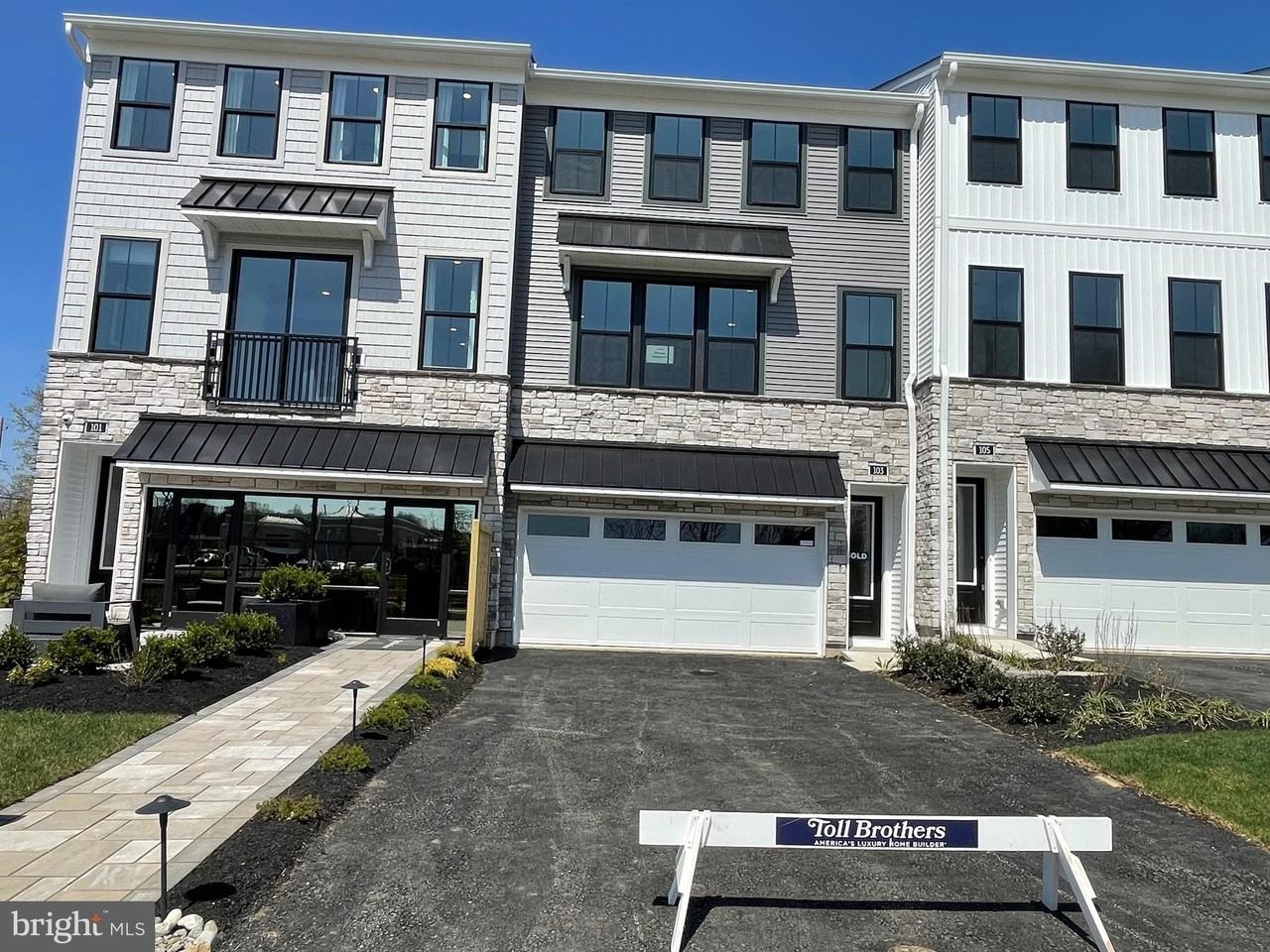 103 BRIANNA Court - Photo 3 of 38