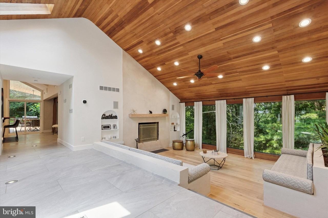 1220 Valley Rd - Photo 3 of 45