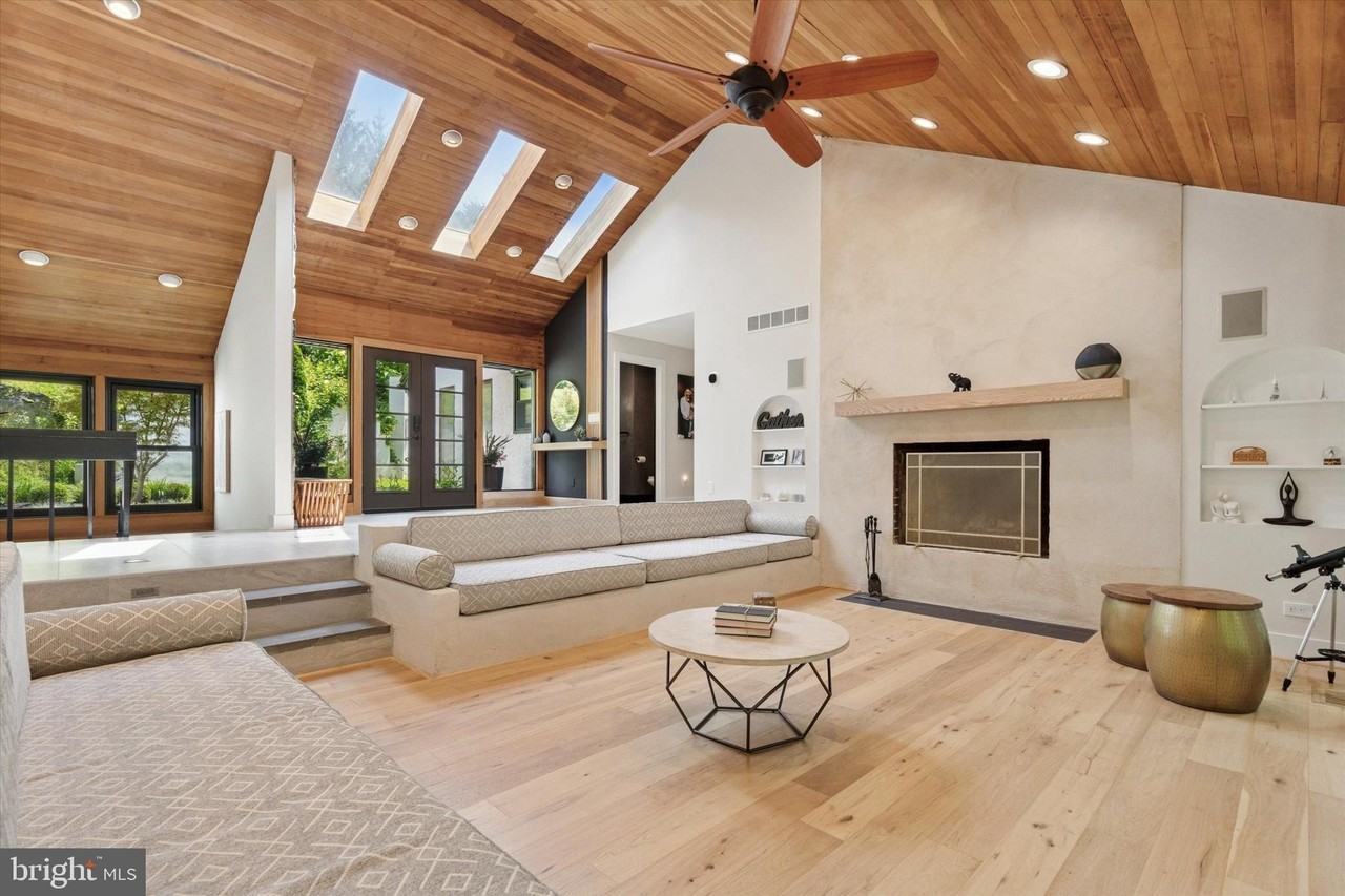 1220 Valley Rd - Photo 4 of 45