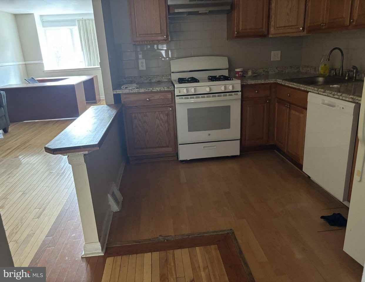 2419 Tremont St #1-1stFL - Photo 4 of 4