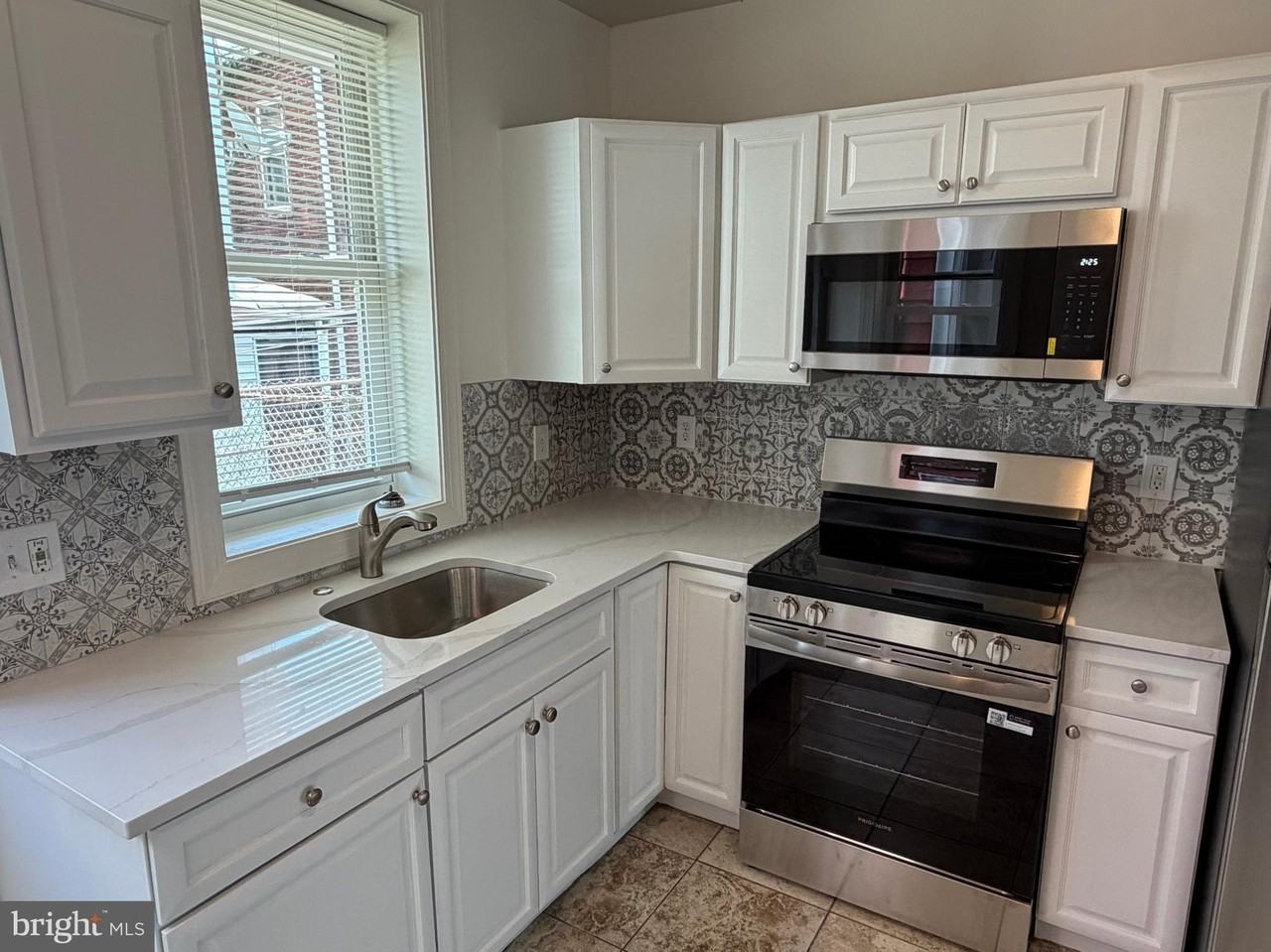 2667 N Napa St - Photo 3 of 38