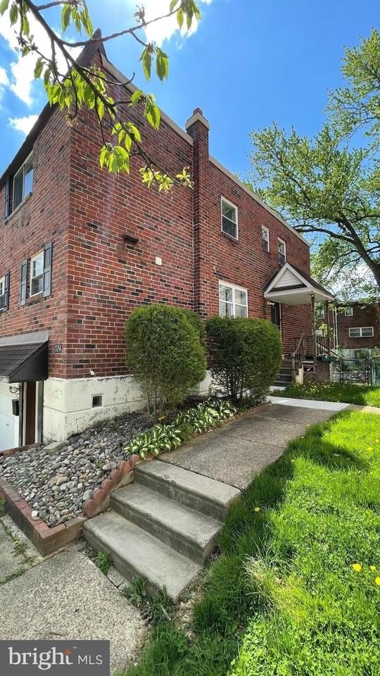 324 Avon St - Photo 2 of 37