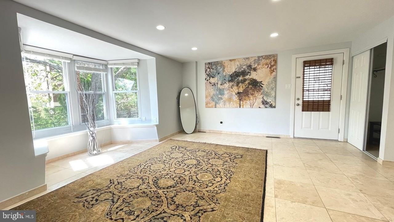 324 Avon St - Photo 6 of 37