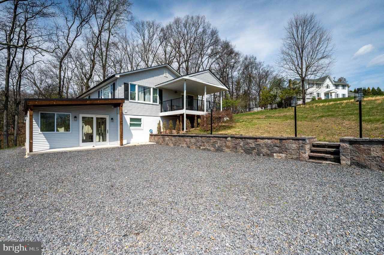 1342 Stag Dr - Photo 2 of 46