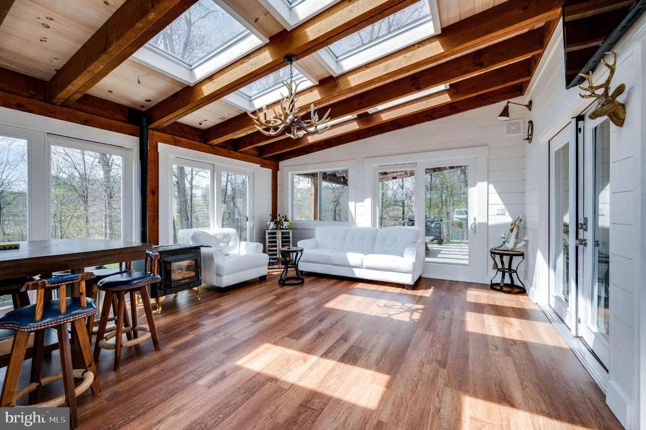 1342 Stag Dr - Photo 7 of 46