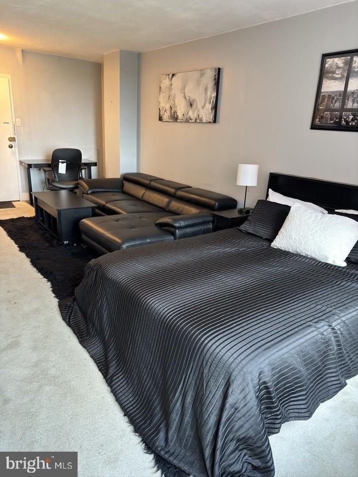 1021 Arlington Blvd #810 - Photo 2 of 8