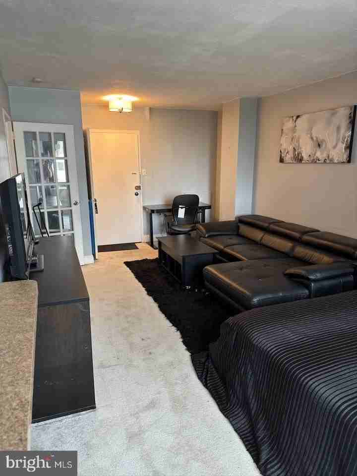 1021 Arlington Blvd #810 - Photo 5 of 8