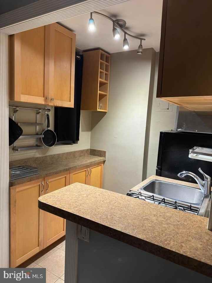 1021 Arlington Blvd #810 - Photo 7 of 8