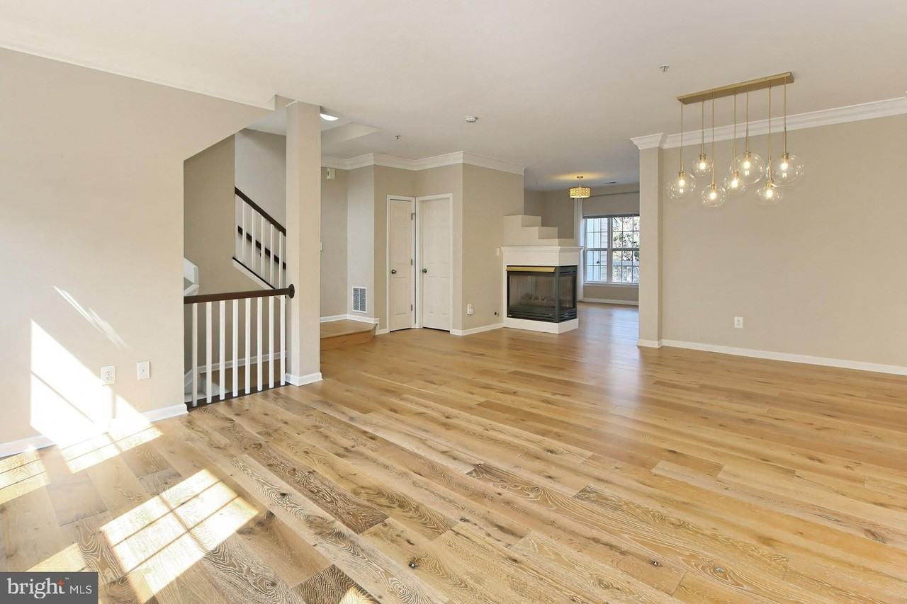 411 Cameron Station Blvd - Photo 4 of 33