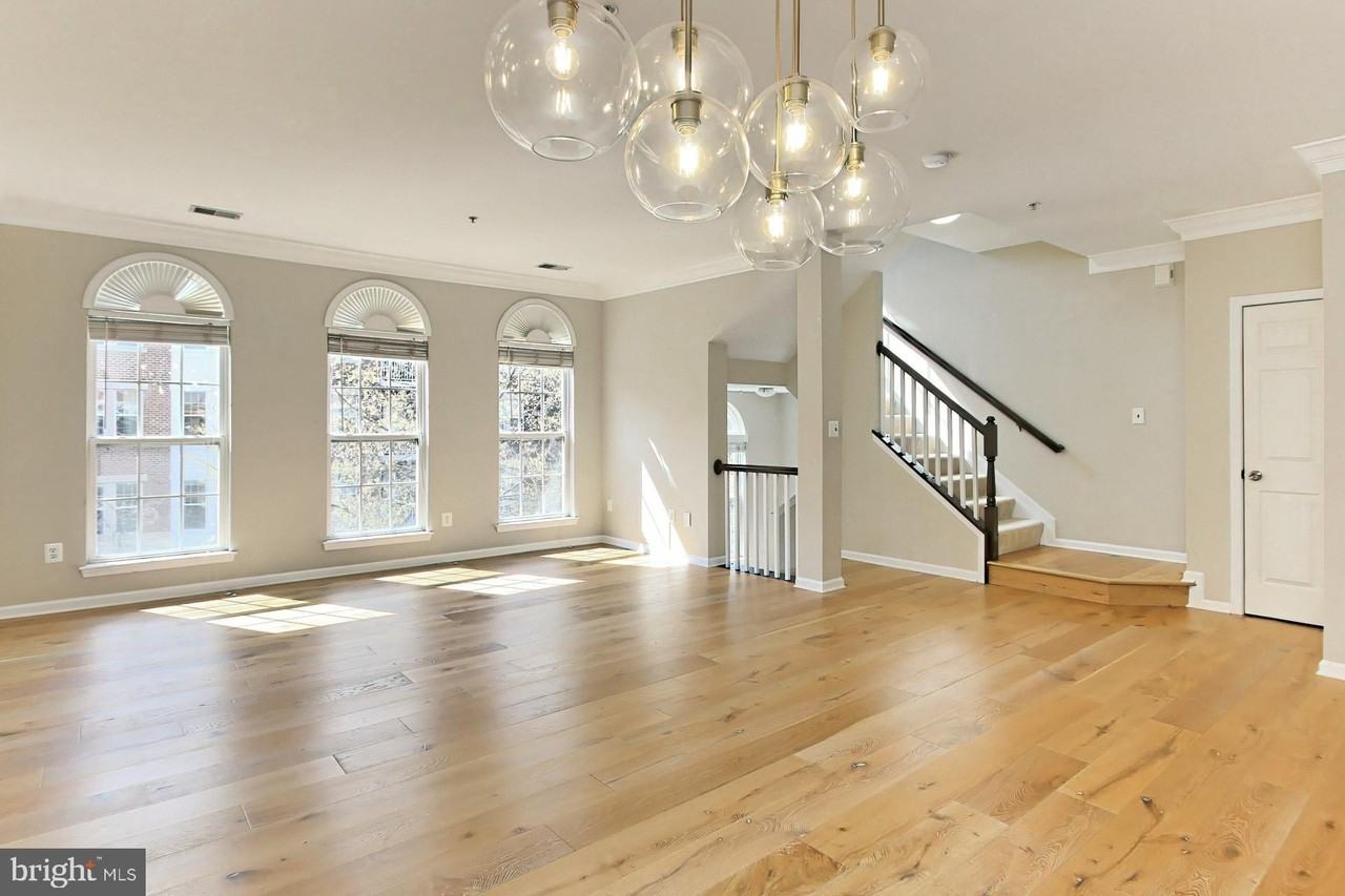 411 Cameron Station Blvd - Photo 5 of 33