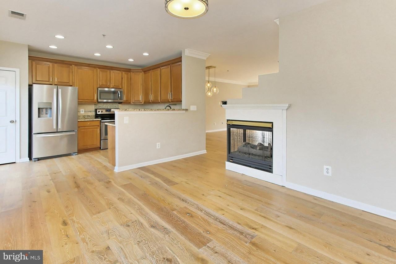 411 Cameron Station Blvd - Photo 7 of 33