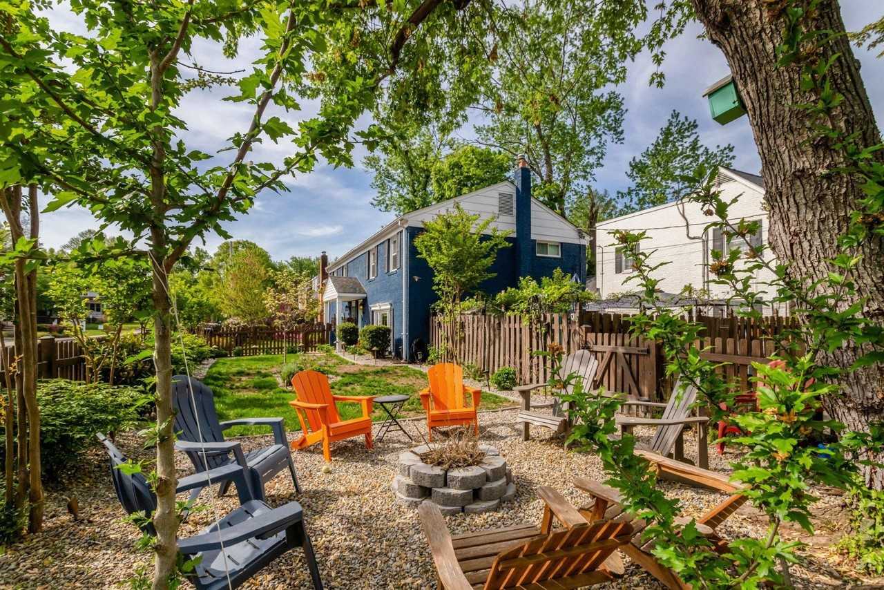 1316 Commonwealth Ave - Photo 3 of 27