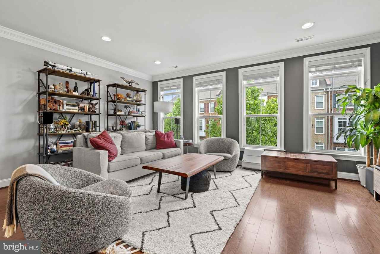 9618 Stockwell Ln - Photo 5 of 41