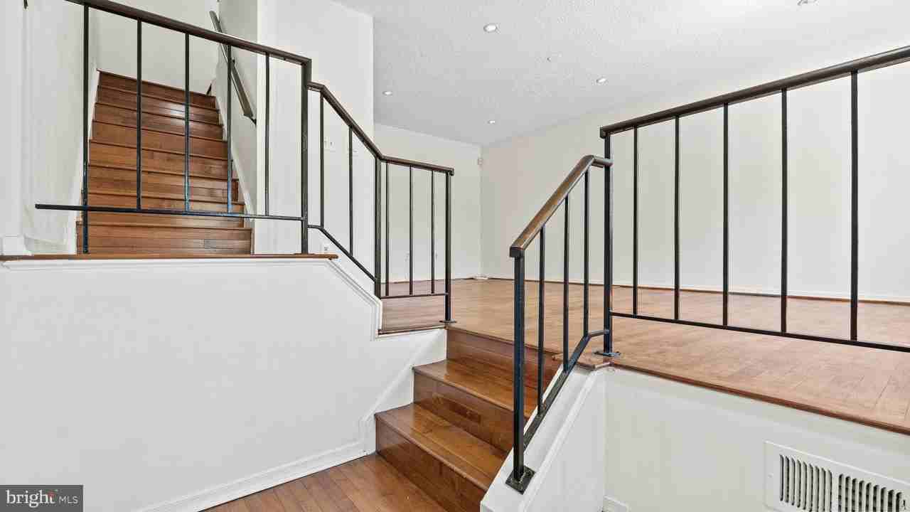 8903 Waites Way - Photo 3 of 42