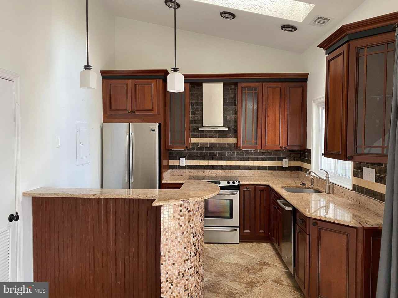 12944 Grays Pointe Rd #12944C - Photo 7 of 16