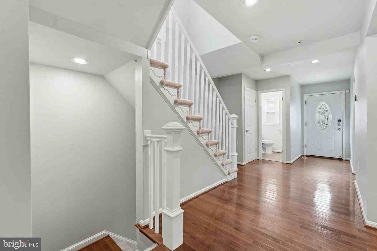 7381 Jiri Woods Ct - Photo 2 of 25