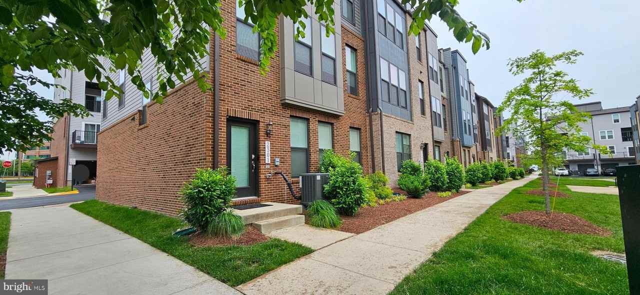 2301 Liberty Loop - Photo 3 of 50