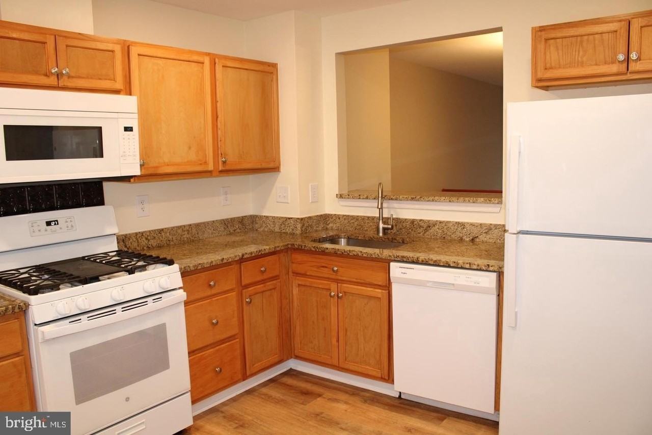 12885 Hyannis Ln - Photo 2 of 5