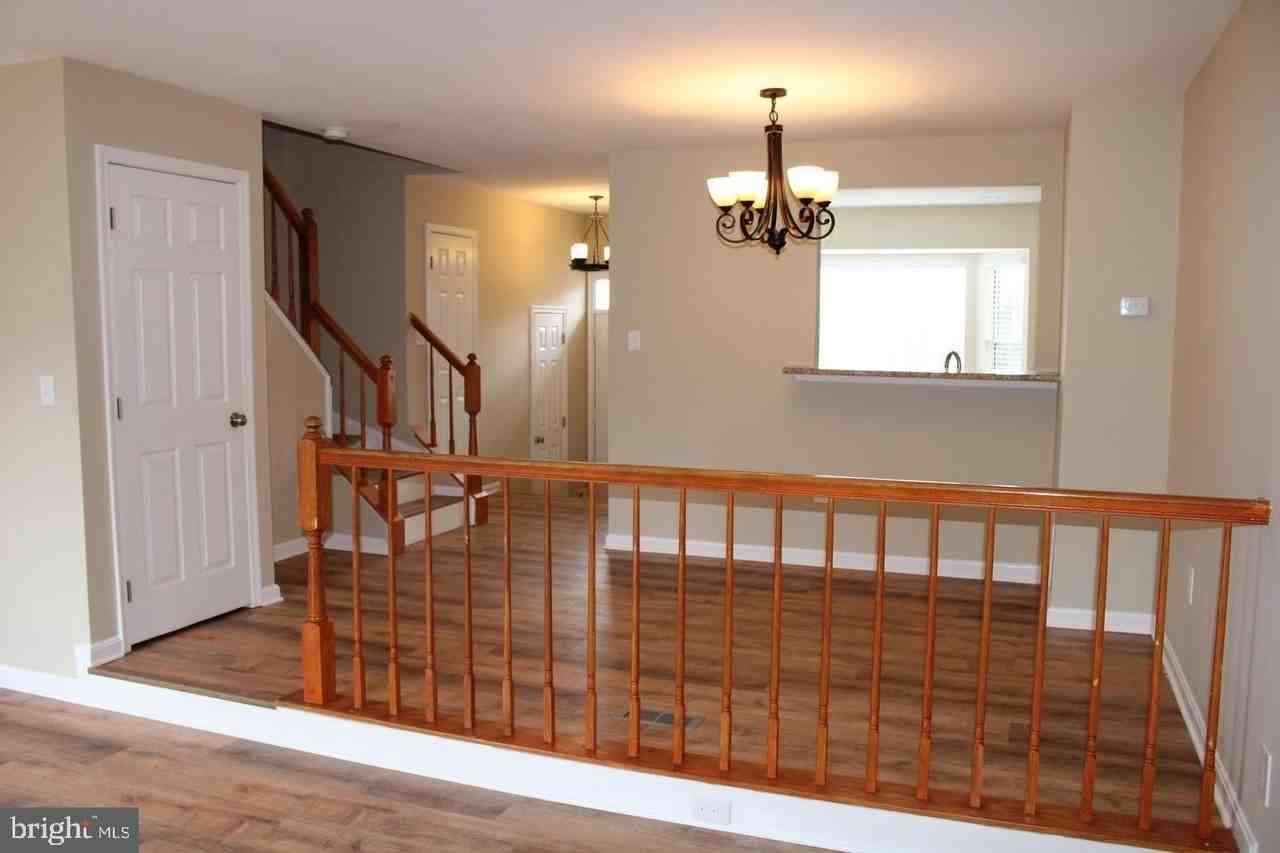 12885 Hyannis Ln - Photo 3 of 5