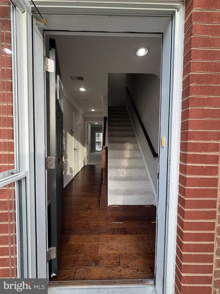 128 Hidden Brook Dr - Photo 3 of 35