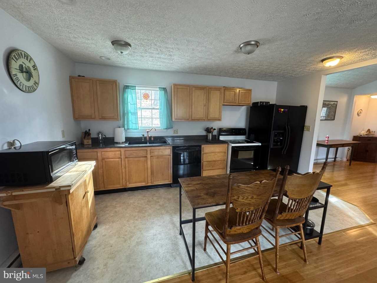 249 Meadow View Dr - Photo 5 of 29