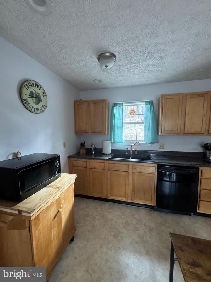 249 Meadow View Dr - Photo 6 of 29