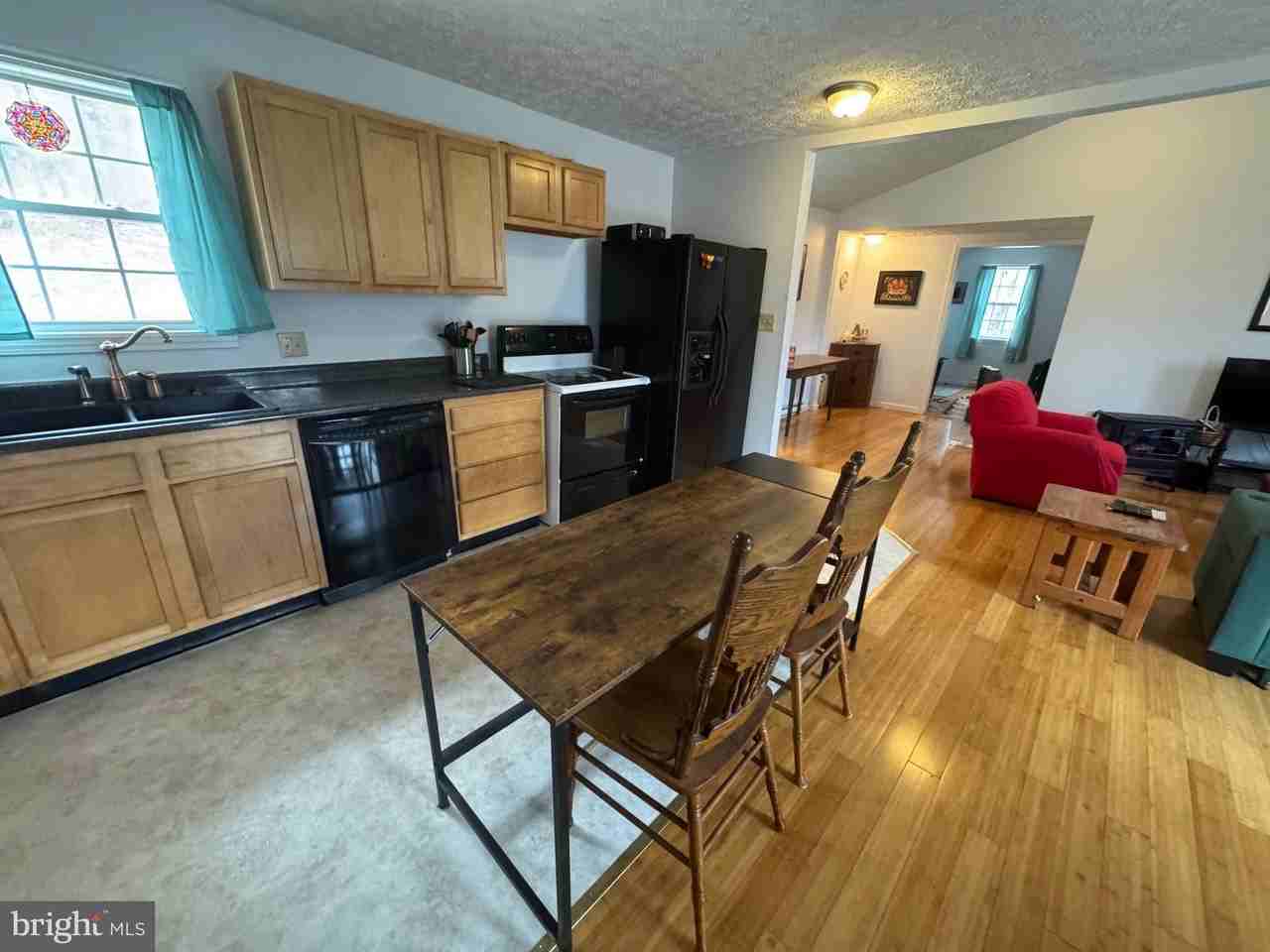 249 Meadow View Dr - Photo 7 of 29