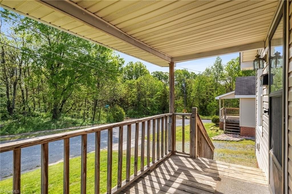 110 S Raleigh St - Photo 4 of 23