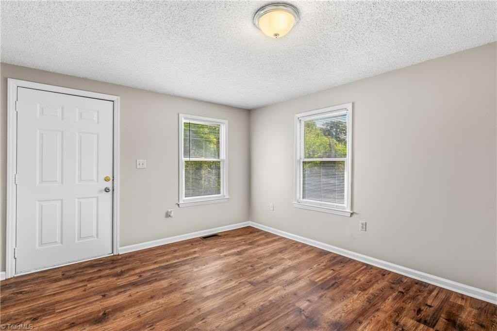 110 S Raleigh St - Photo 6 of 23