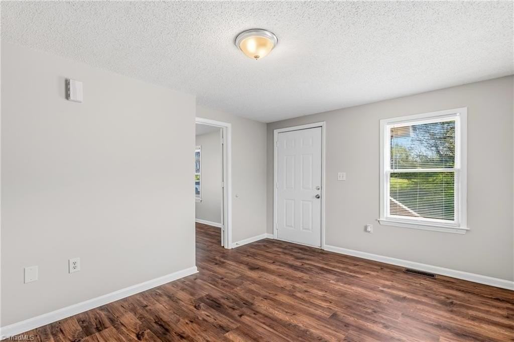 110 S Raleigh St - Photo 7 of 23