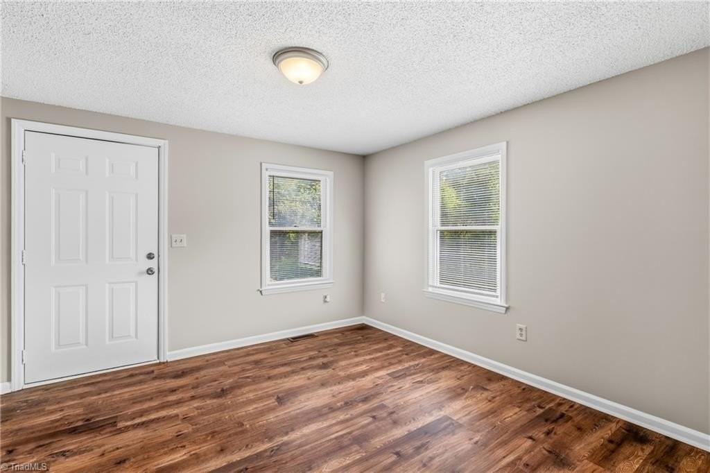 112 S Raleigh St - Photo 6 of 23