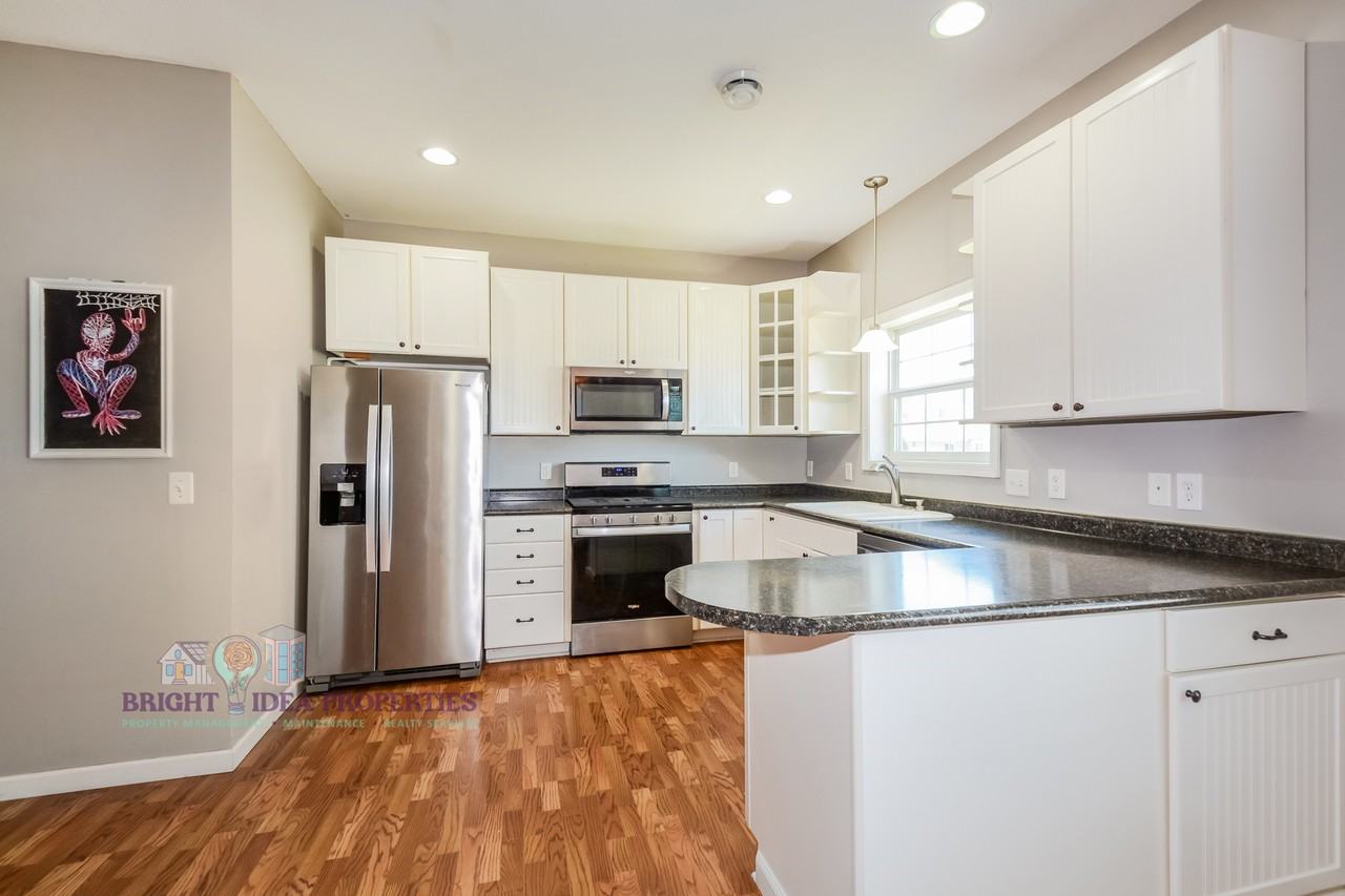 5948 Oakgreen Ave N #1 - Photo 6 of 43