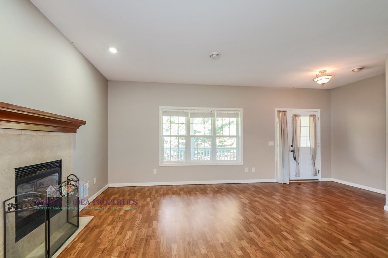 5948 Oakgreen Ave N #1 - Photo 7 of 43