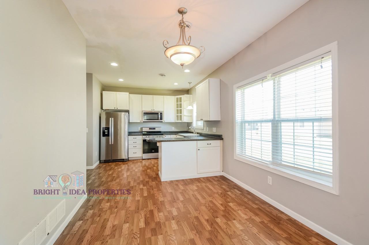 5948 Oakgreen Ave N #1 - Photo 5 of 43