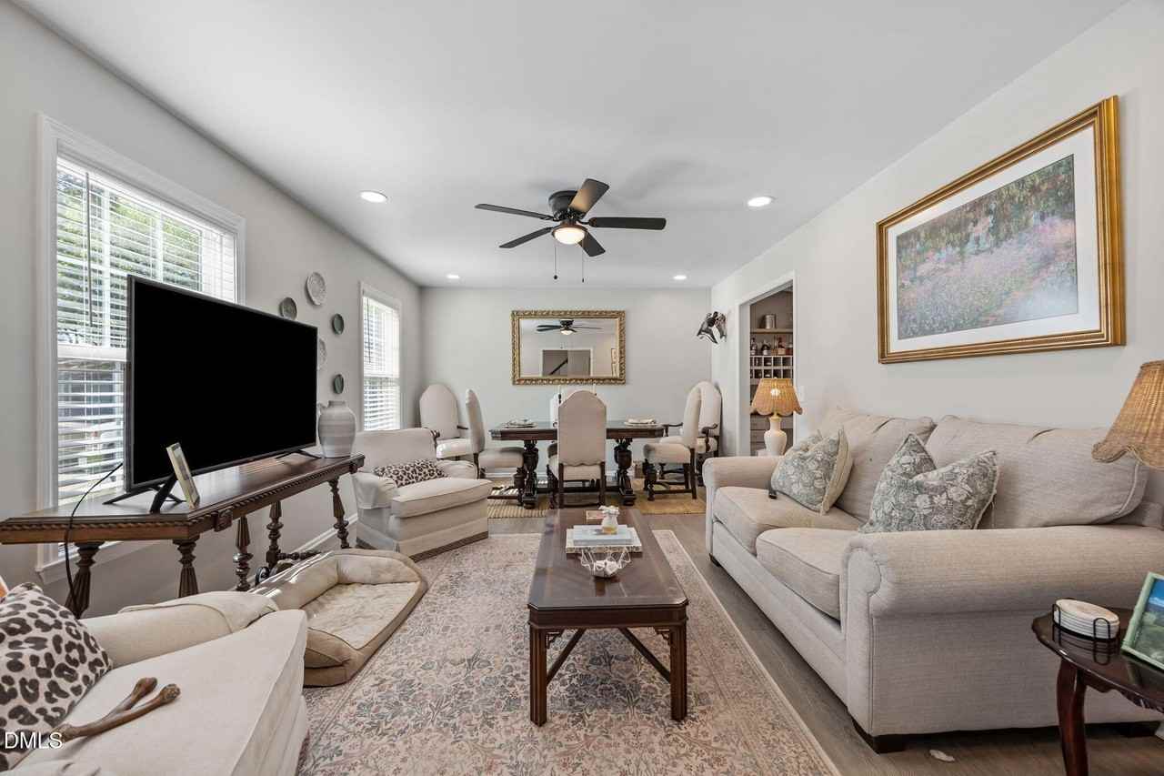 6028 Stratton Pl - Photo 5 of 41