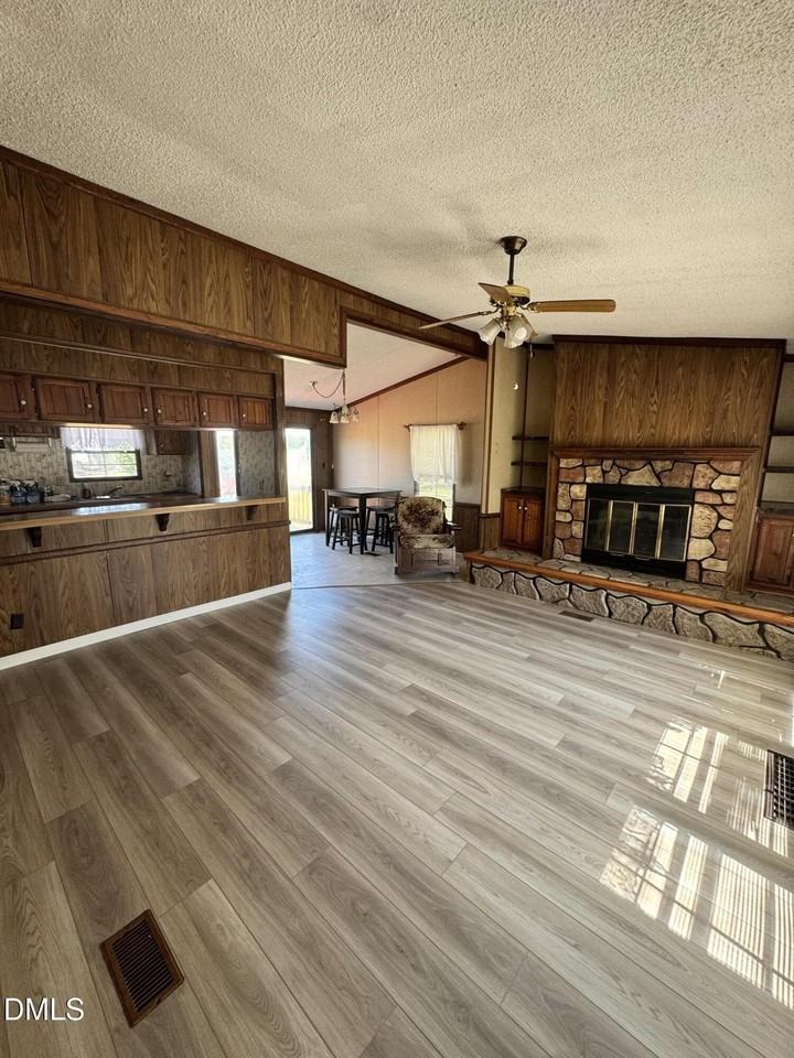 239 Dead Rd - Photo 4 of 11