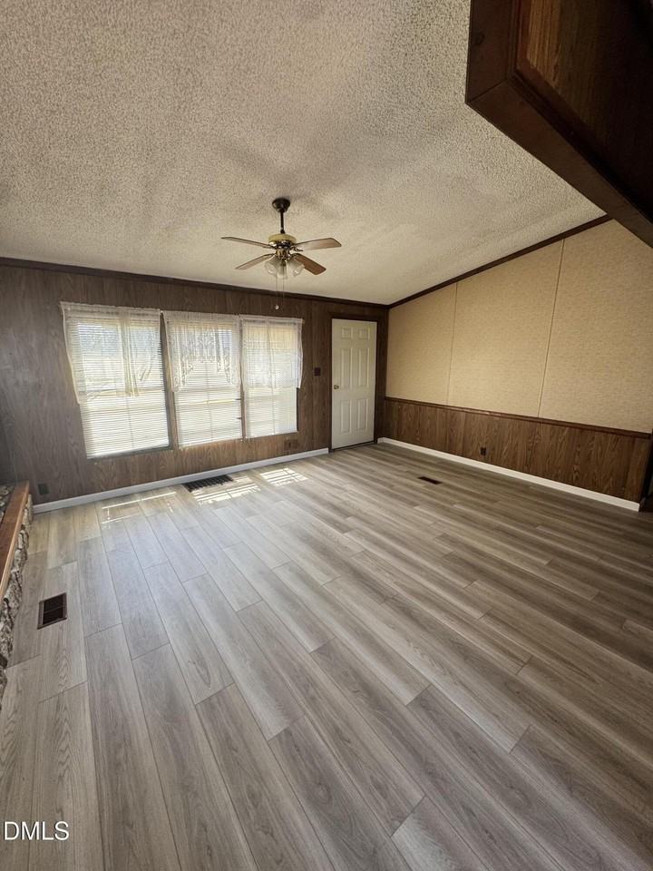 239 Dead Rd - Photo 5 of 11