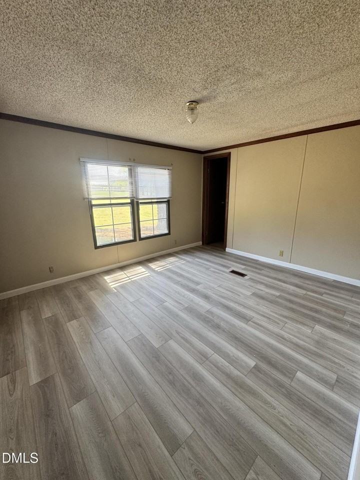 239 Dead Rd - Photo 7 of 11