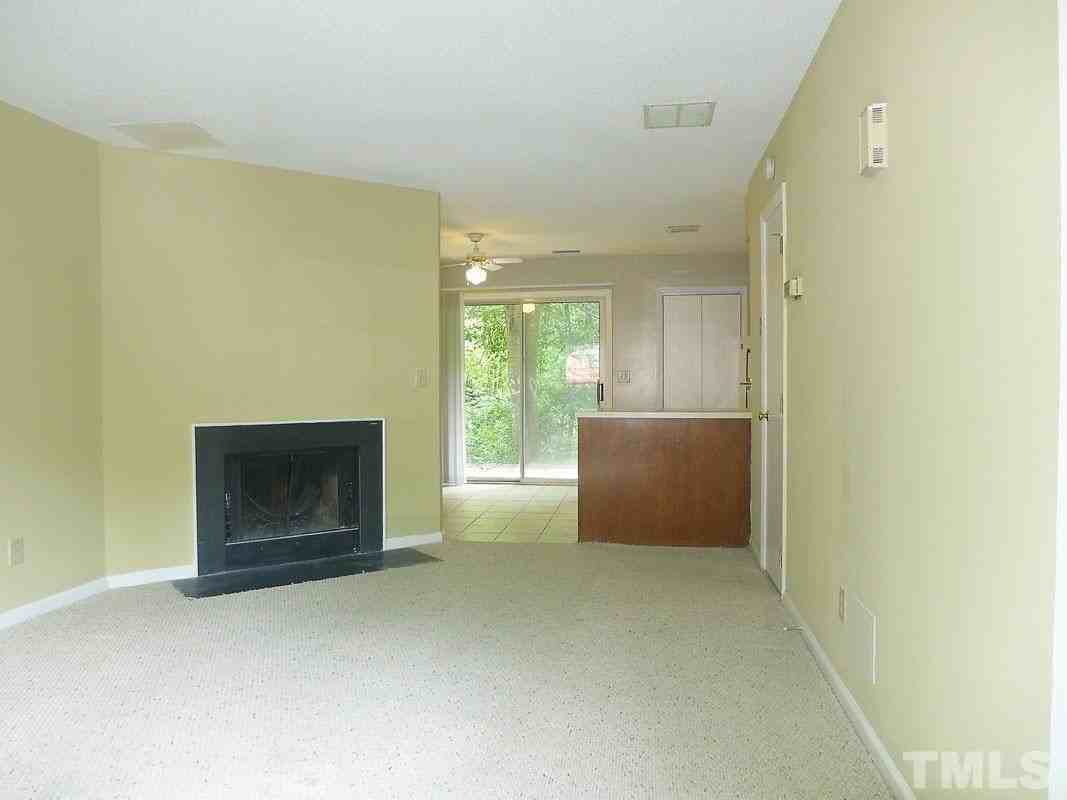 138 Marlowe Ct - Photo 2 of 15