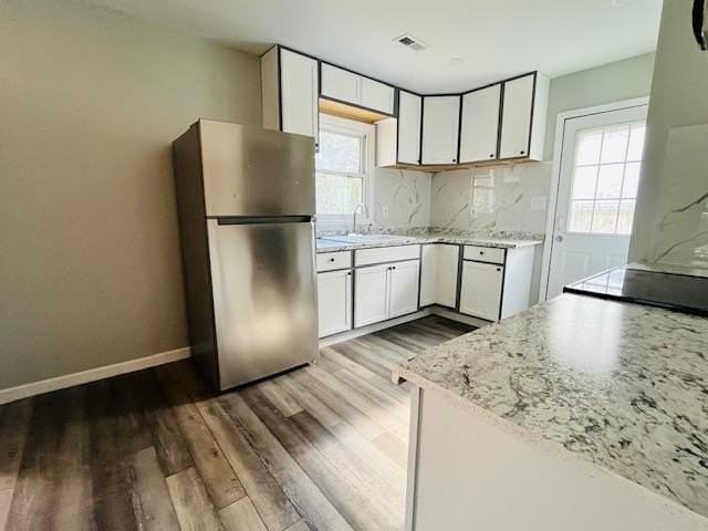 708 E Wilson St - Photo 4 of 12