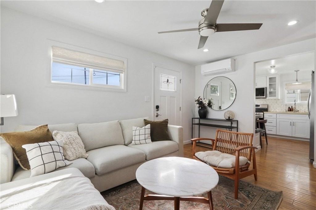 725 N Bandini St - Photo 4 of 15