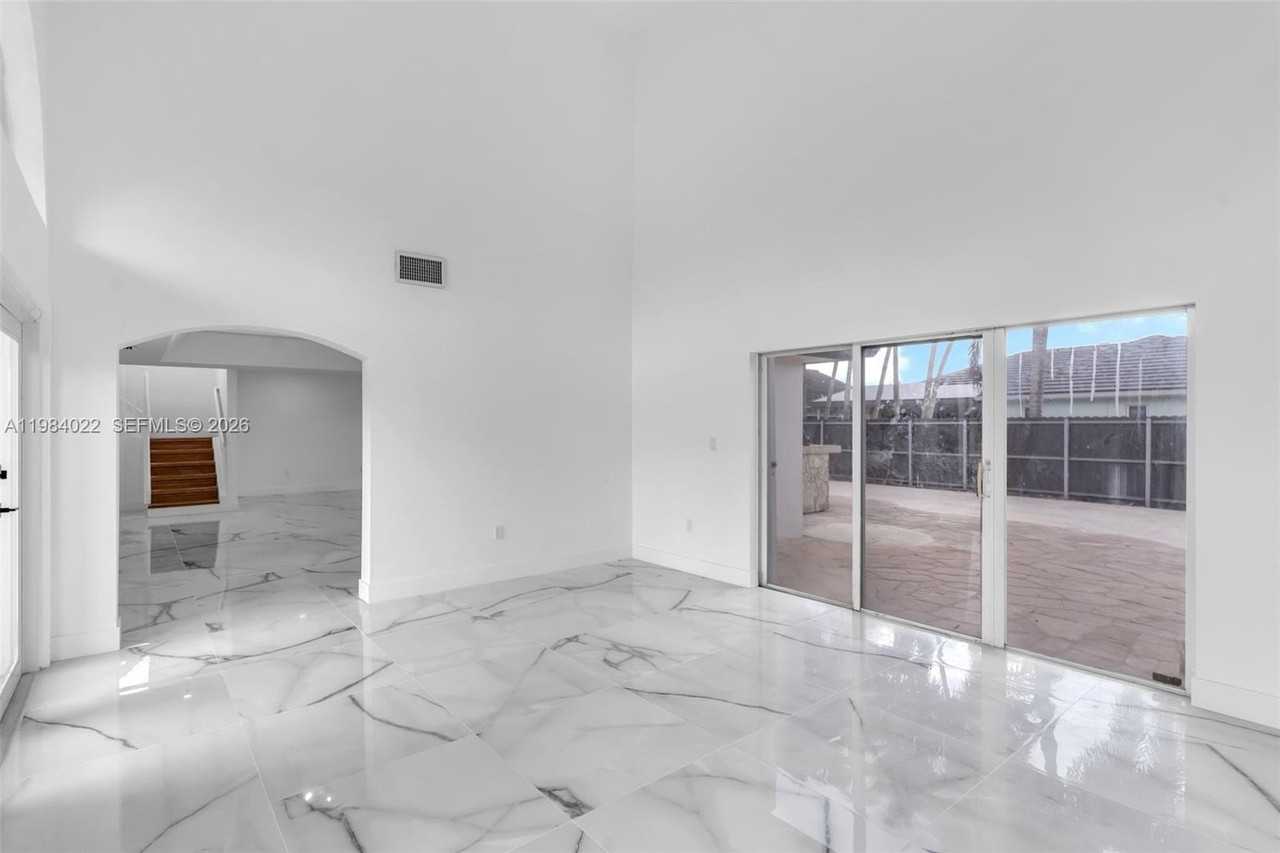 14848 Sw 180th St - Photo 5 of 39