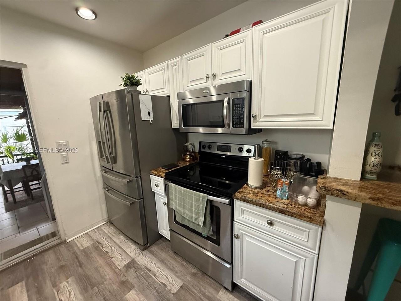 1921 Jefferson St - Photo 2 of 13