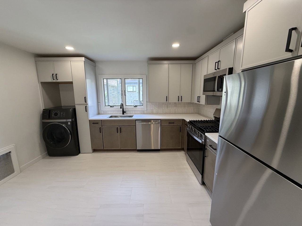 49 Grant Ave #2 - Photo 4 of 8