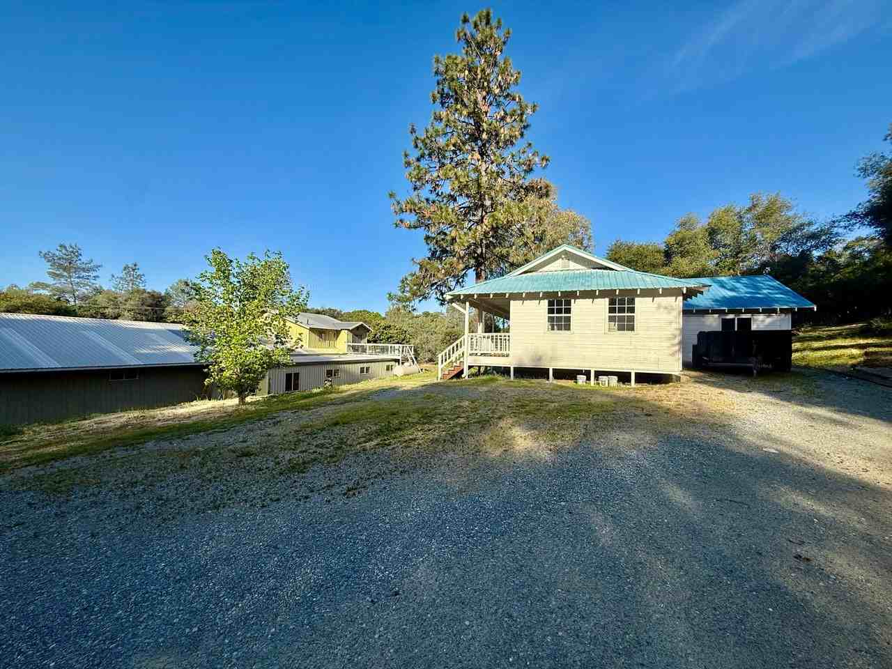 16083 Indian Springs Ranch Rd #1 - Photo 3 of 37